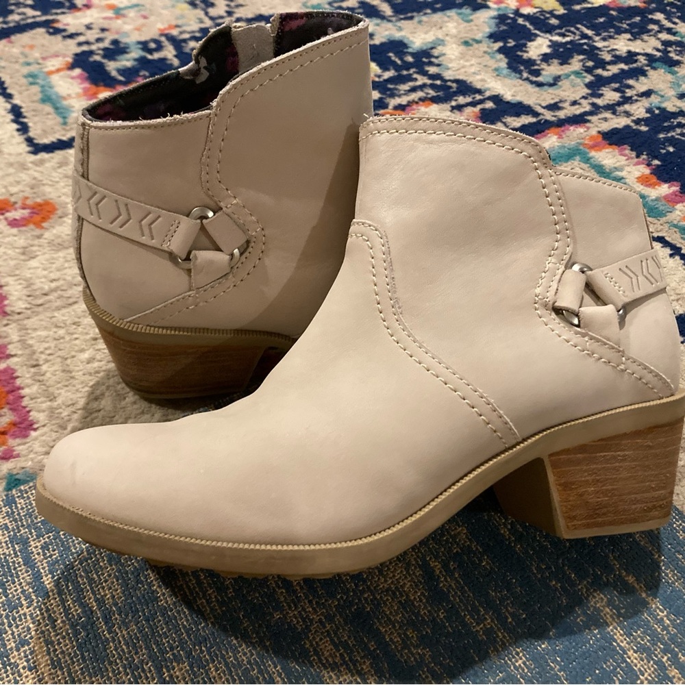 Teva W Foxy Waterproof Ankle Boot Taupe Size 8